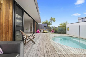 Aqua Luna - Stylish Retreat by Koonya Ocean Beach